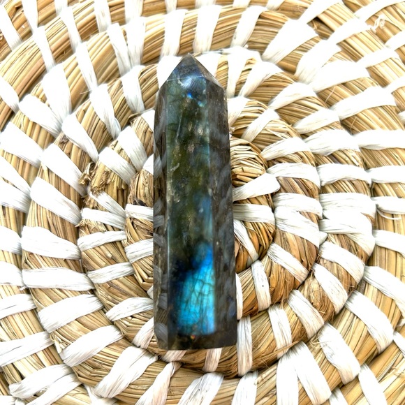 Labradorite Point - Picture 4 of 4